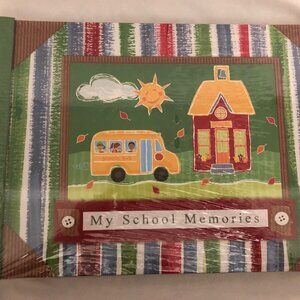 SCHOOL YEARS MEMORY KEEPER Kindergarten- 8th GRADE - NEW